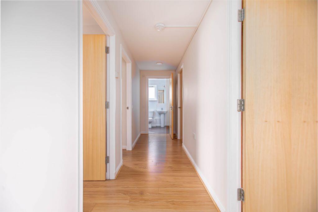 Apartment in Dunfermline, Fife - View 5