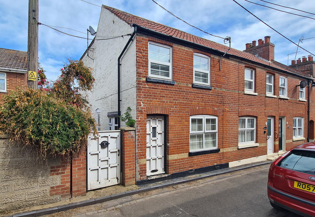 2-bed terraced on Victoria Road, Mundesley, £249,950