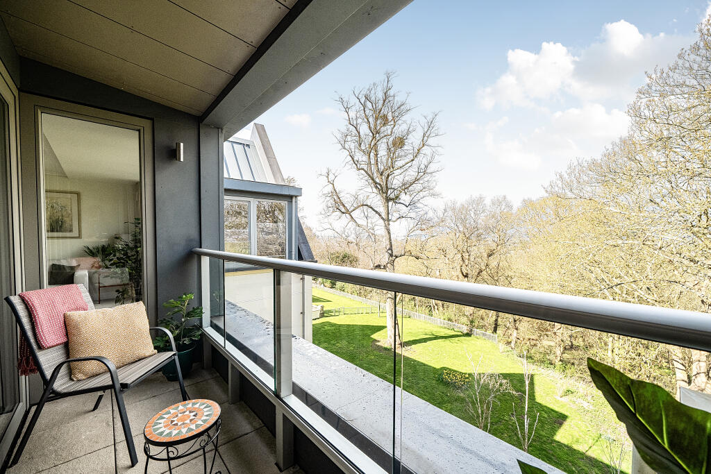 Main image of property: 33 Pembroke Court, Marshall Walk, Englefield Green, TW20 0LL