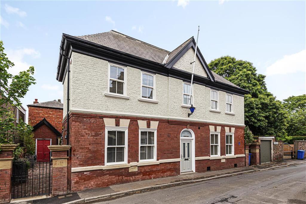 Main image of property: Apartment 1, The Old Police House, 2 Court Road, Snaith, DN14 9JL