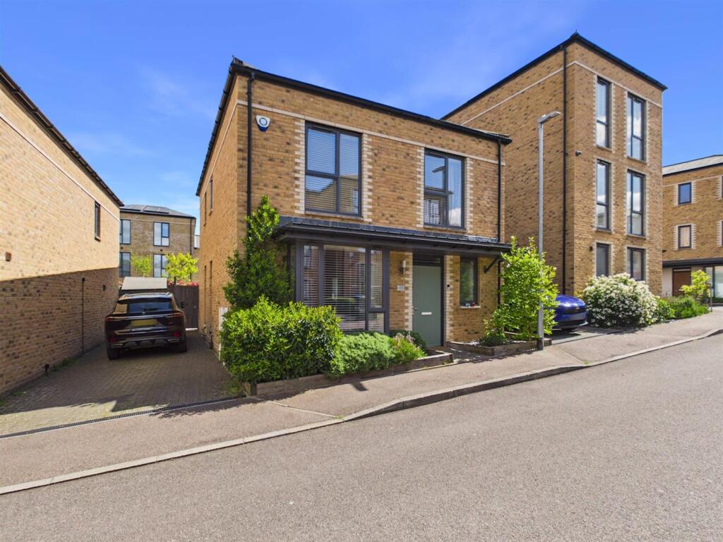 Main image of property: Faith Close, Coulsdon
