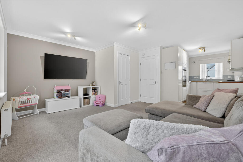 11 Noddleburn Meadow, Largs, KA30 8UD photo 2