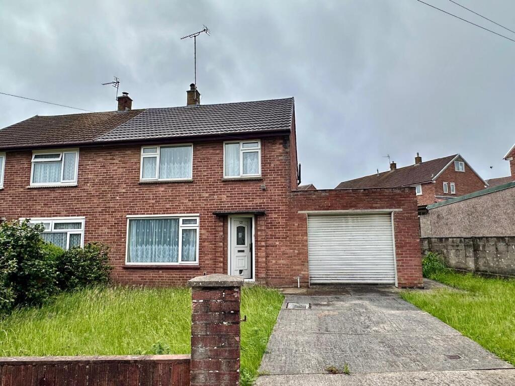 3-bed semi-detached on Heol-Y-Frenhines, Bridgend County Borough, CF31 4RT, £170,000