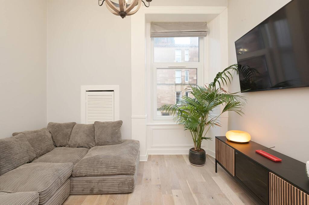 Main image of property: 1f2, 121 Comiston Road, Morningside, Edinburgh, EH10 6AQ