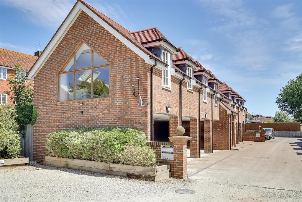 Main image of property: 17 Ollivers Chase, Goring-By-Sea, Worthing