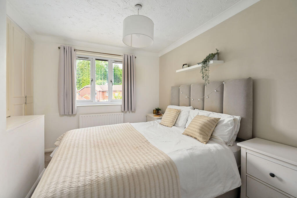 House in Basingstoke and Deane, Chineham - More
