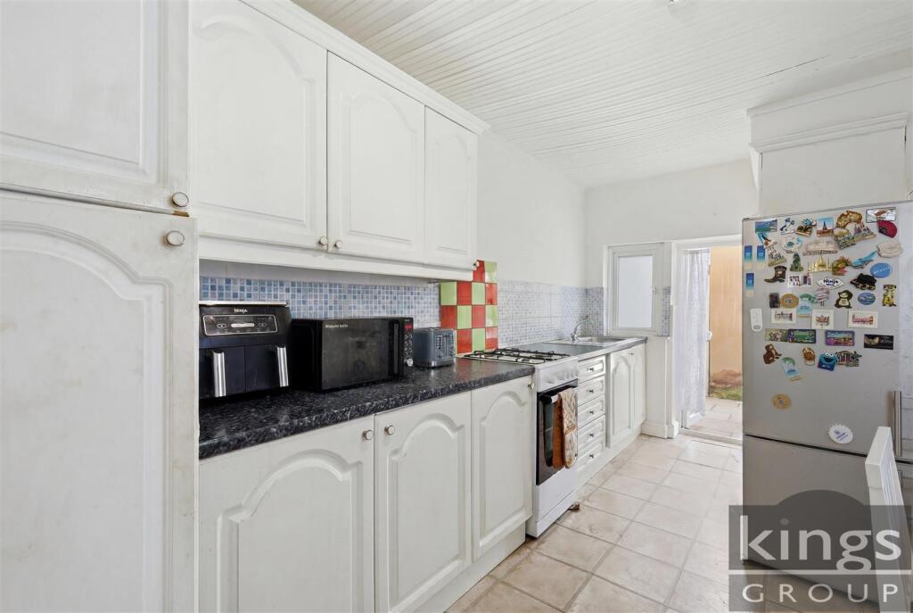 House in London, Southbury - View 5