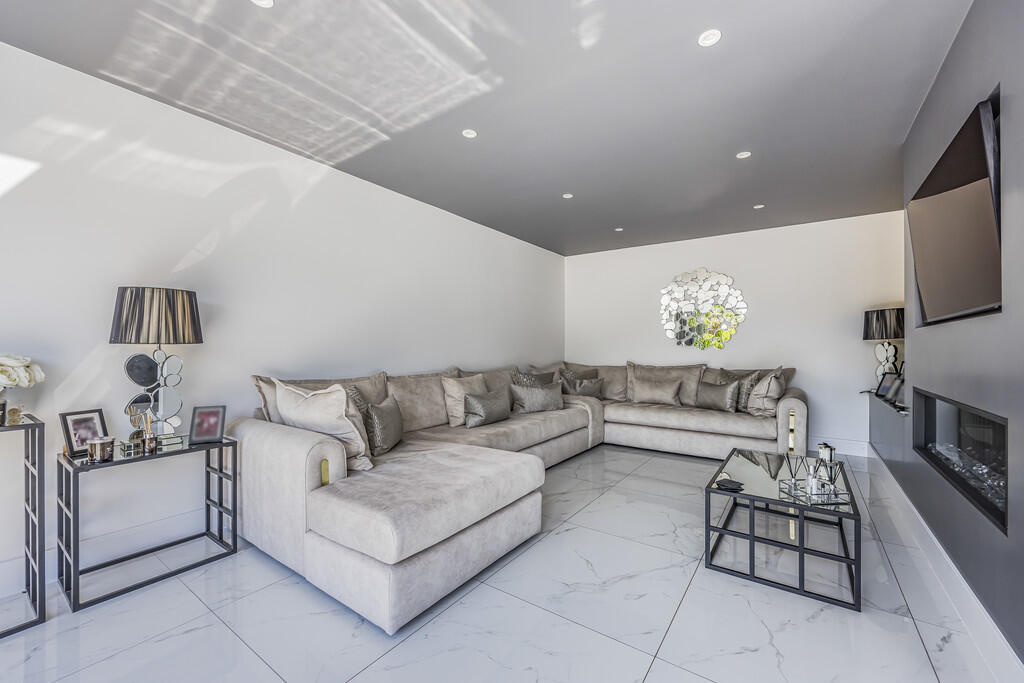 House in Havant, Hampshire - More