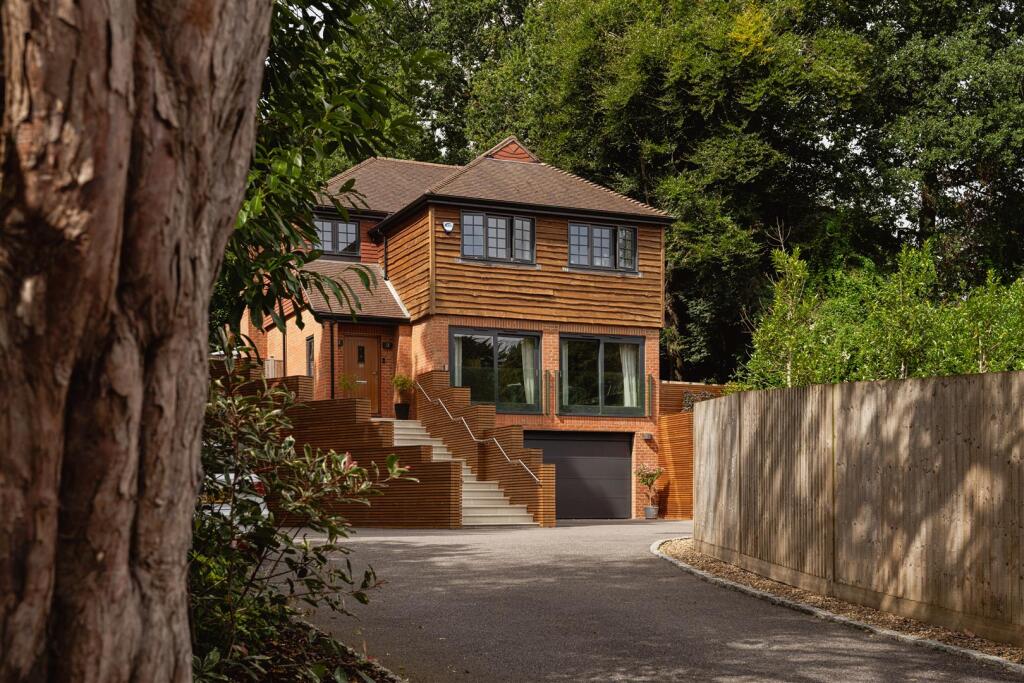 4-bed detached on Roffes Lane, Chaldon, £1,100,000