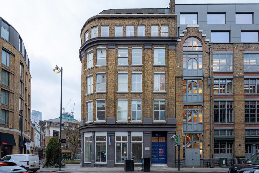 Main image of property: Prime Shoreditch EC2 Showroom with Excellent Frontage