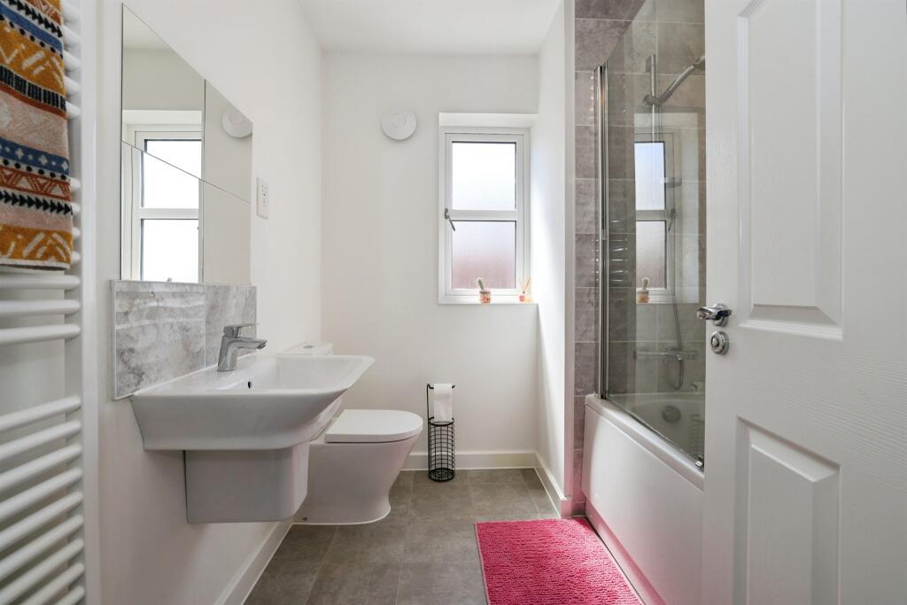 House in Salisbury, Amesbury - View 4