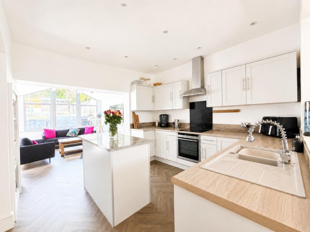 2 Rose Cottage, Moss Side Lane  photo 4