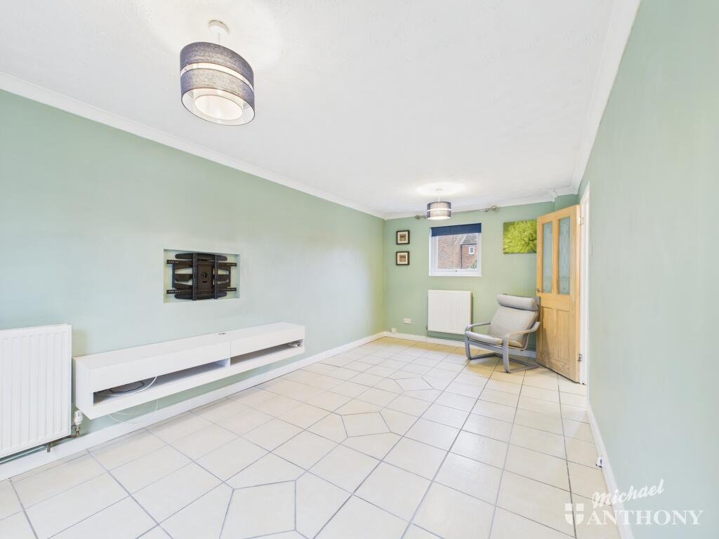 Meadow Way, Leighton Buzzard photo 3