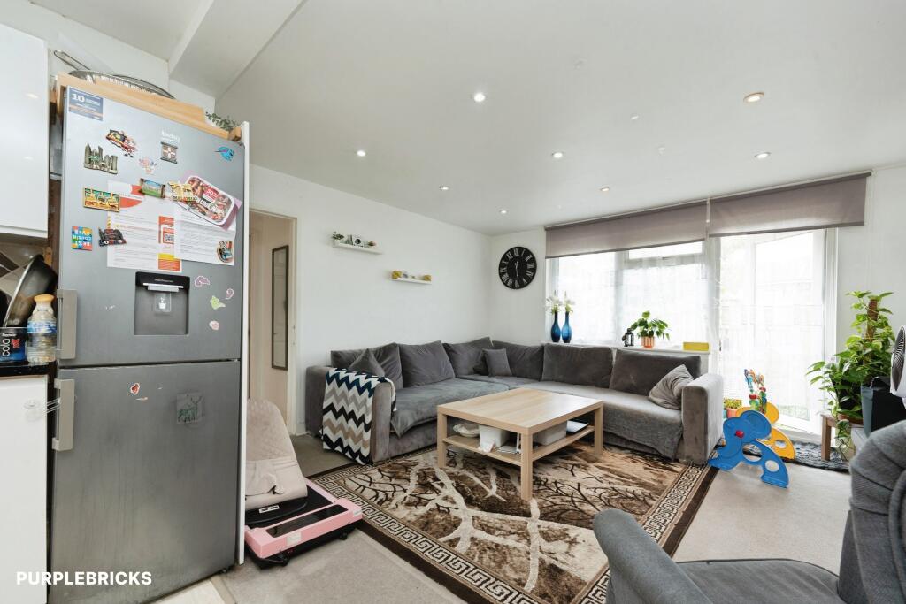 Apartment in Harrow - More