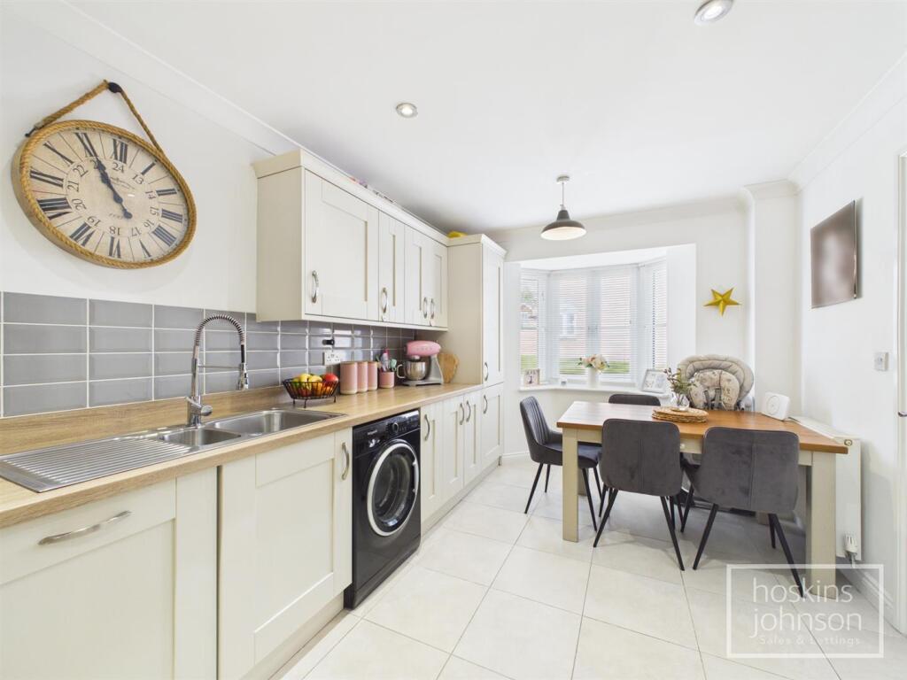 House in Cardiff, Llantwit Fardre - View 3