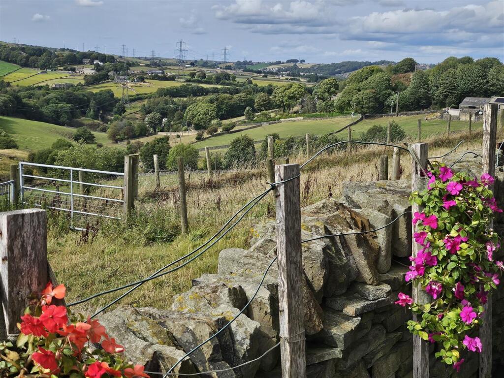 Additional image 2 of Brow Top, Clayton, Bradford
