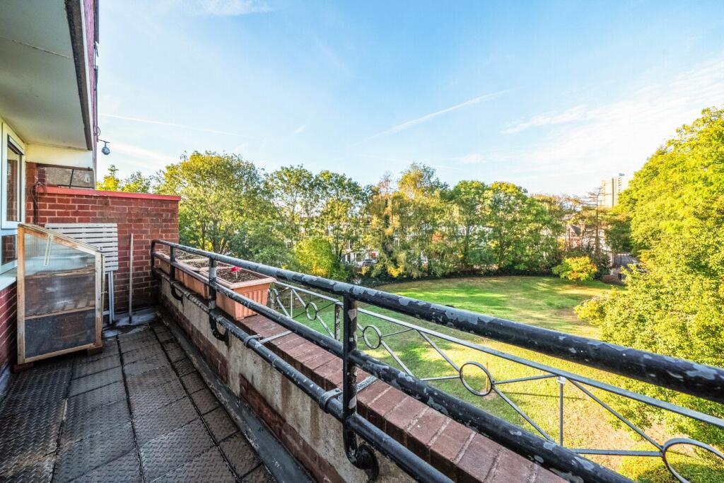 Apartment in London - View 5