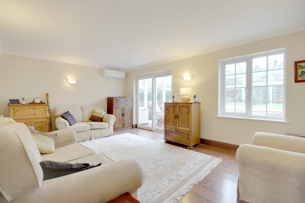 House in Mid Sussex, Lucastes, Haywards Heath - View 5