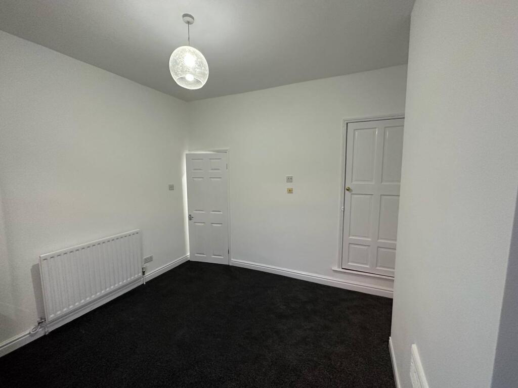 House in Stoke-on-Trent - View 4