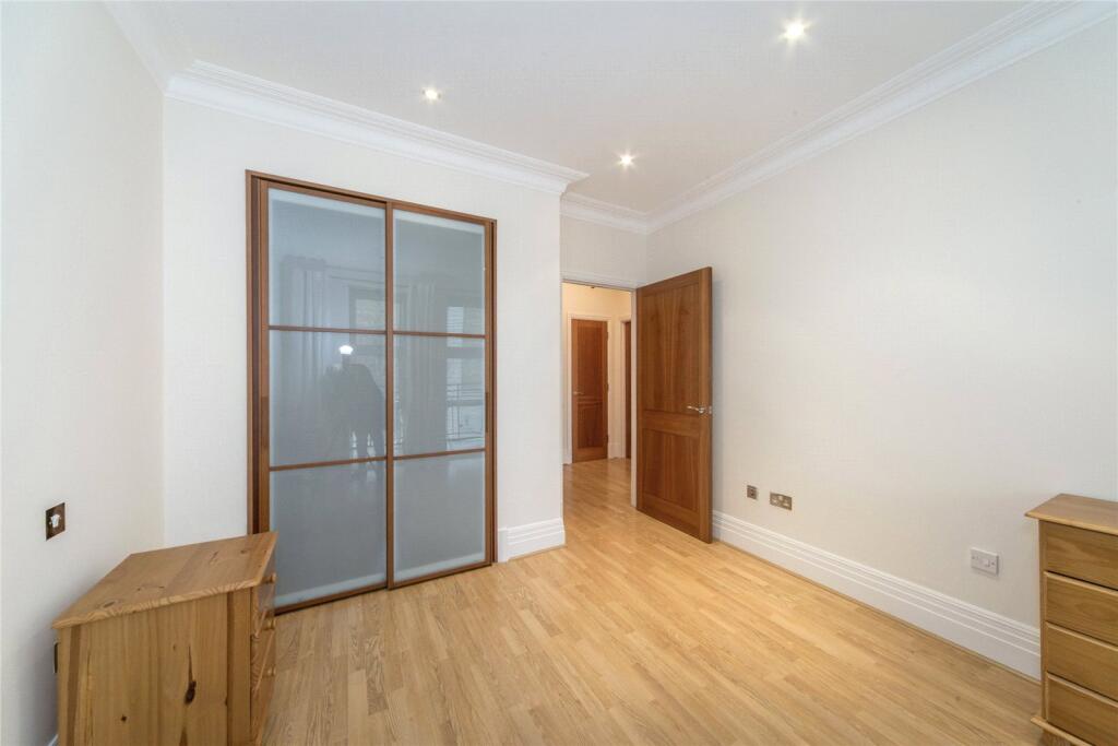 Apartment in Twickenham - More