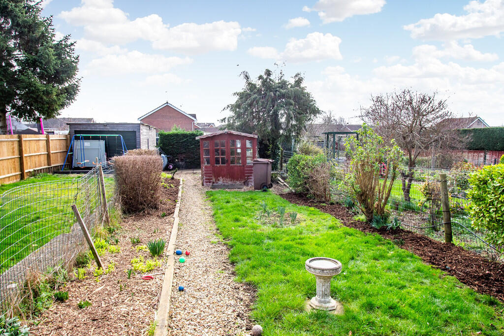 House in Rushden, North Northamptonshire - View 4