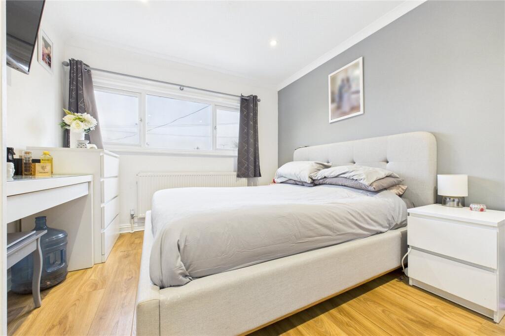 Meadow Way, Theale, Reading, Berkshire, RG7 photo 3