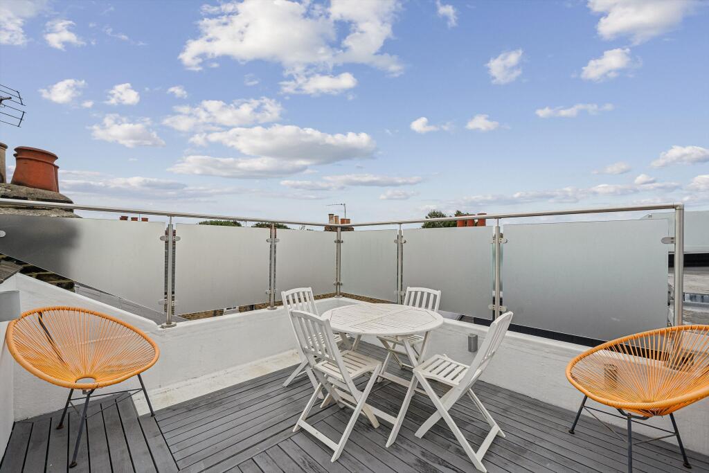 Apartment in London - View 3