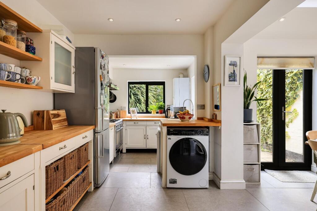 House in Cambridge, Romsey - View 2