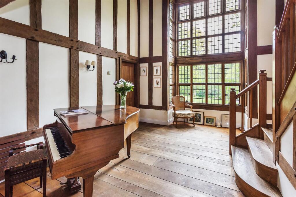 Barhatch Lane, Cranleigh, Surrey, GU6 photo 3
