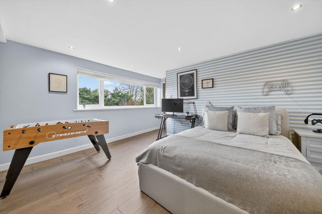 Additional image 20 of Lark Hill Close, Cleckheaton, BD19