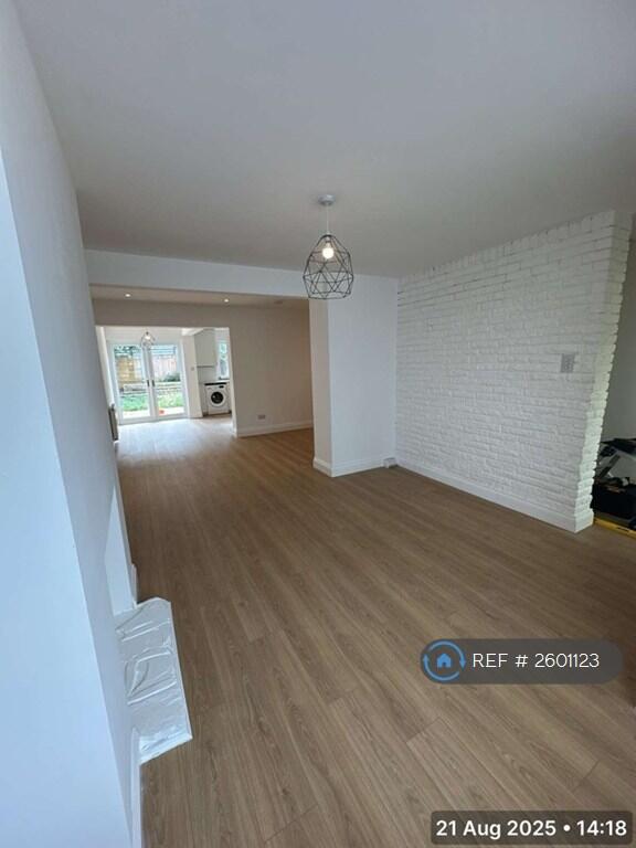 House in London - View 3
