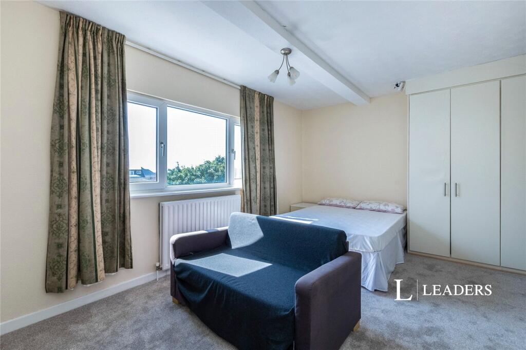 Apartment in Christchurch, Southbourne, Bournemouth - View 4
