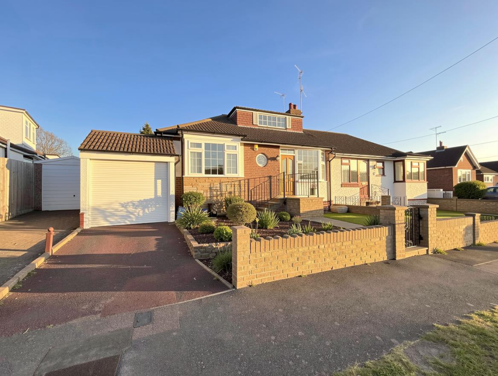 Main image of property: Grasmere Avenue, Luton, LU3 2DU