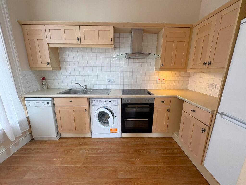 DUPLEX APARTMENT, CLIFTONVILLE - NN1 photo 4