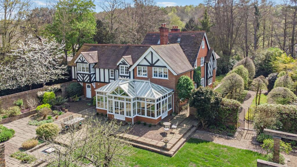 Main image of property: Elvendon Road, Goring, Reading, Oxfordshire