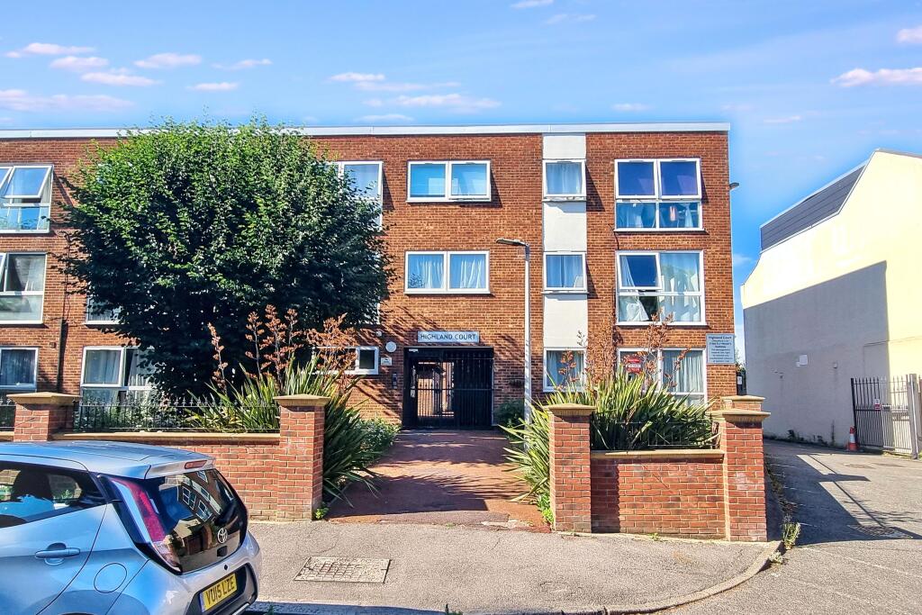 Main image of property: Flat 30, Highland Court, 87 Gordon Road, South Woodford, London, E18 1RE