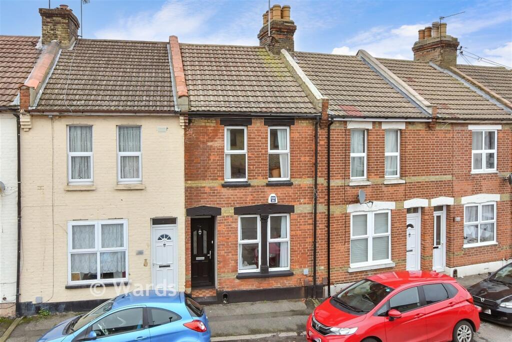 2-bed terraced on Queen Street, Rochester, Kent, £250,000