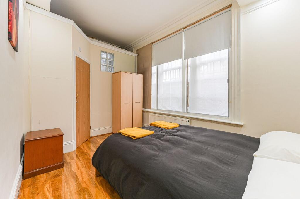 Apartment in London - View 5