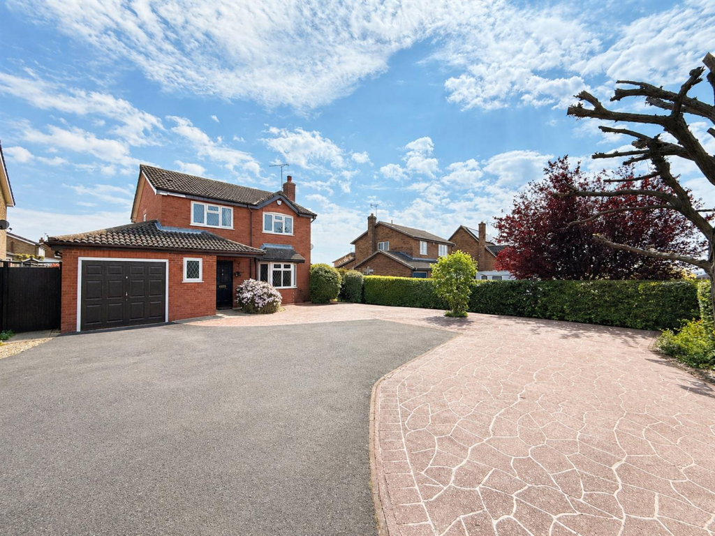 4-bed detached on Hardwicke Road, Narborough, Leicester, £400,000