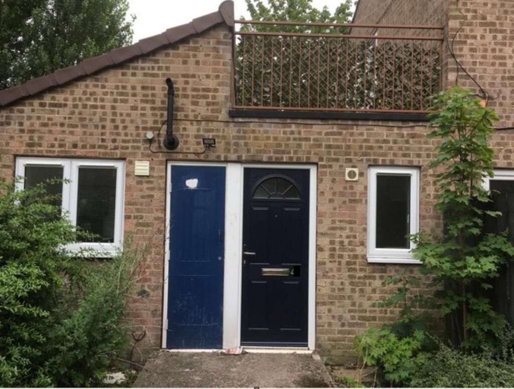 Main image of property: Hindon Walk, Scunthorpe