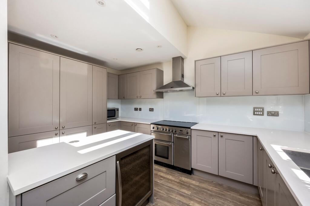 House in Redhill - View 5