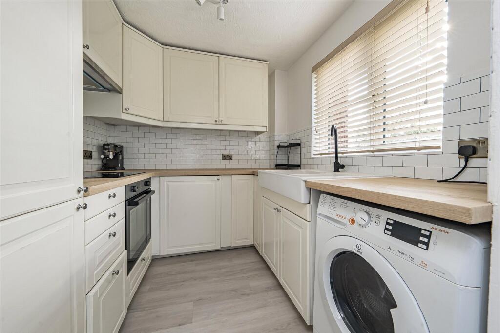Apartment in Twickenham - View 3
