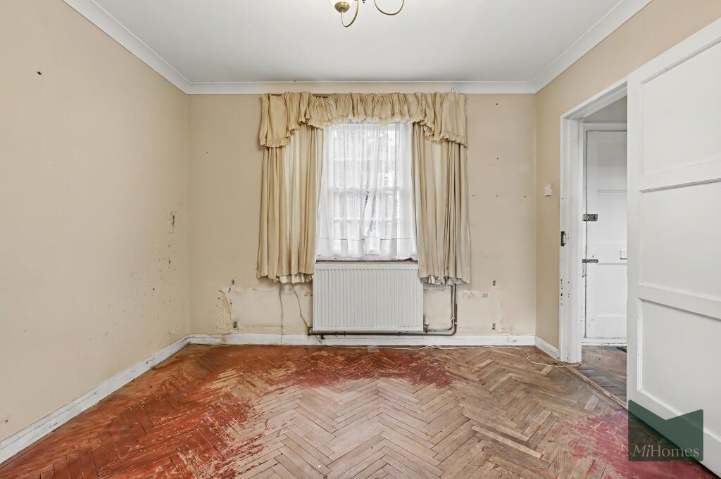 House in London, Woodside Park - More