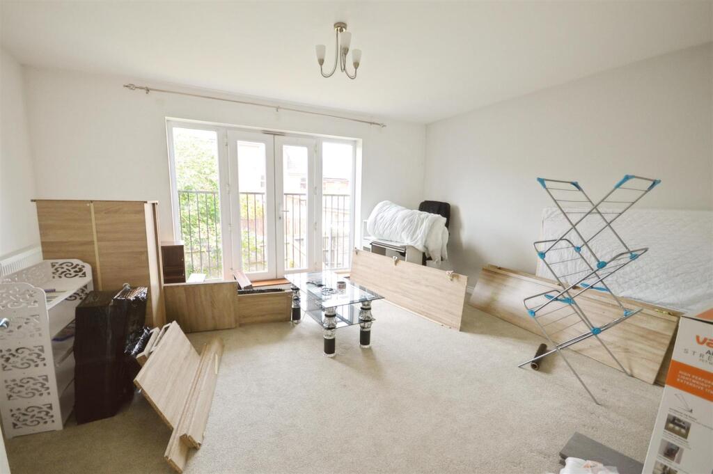 House in Great Oakley, Danesholme - View 4