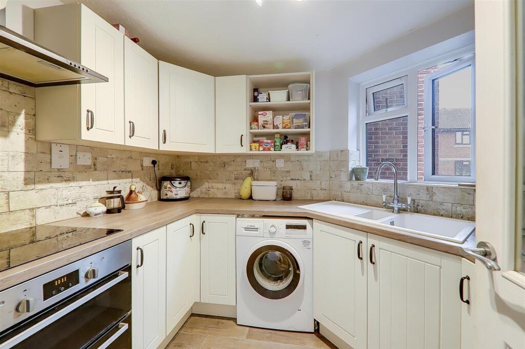 Apartment in Brighton - More