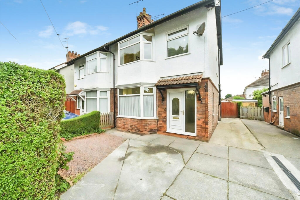 Main image of property: Anlaby Park Road North, Hull, HU4