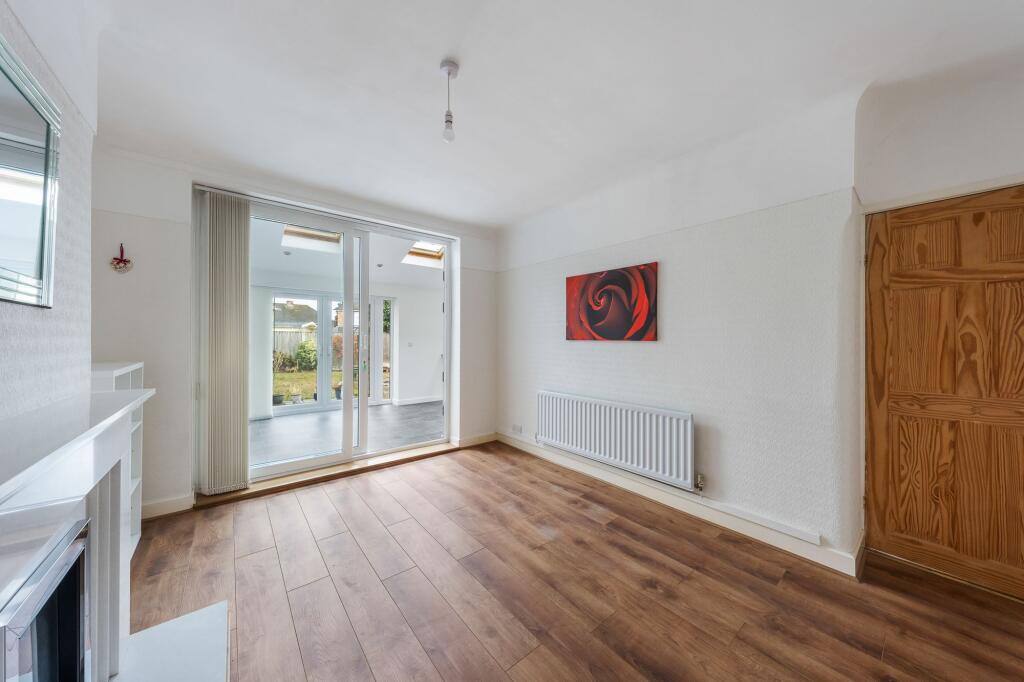 24, Blackbrook Avenue, Hawarden, CH5 photo 4
