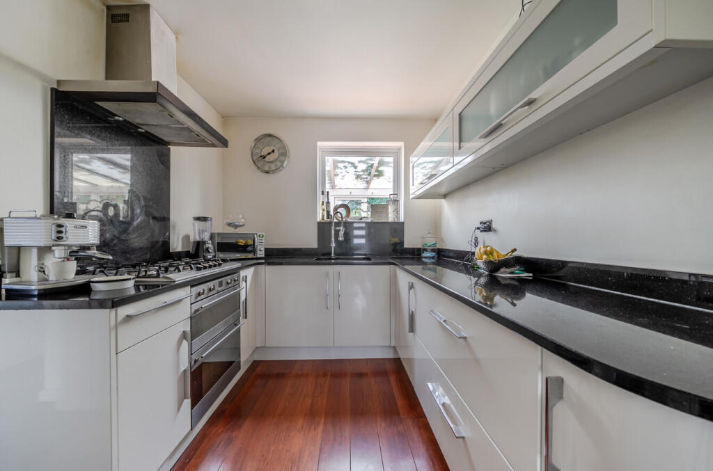 House in Havant, West Leigh - View 4