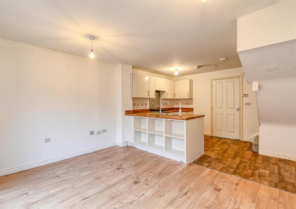 7 Hitchens Way, Highley, Bridgnorth, Shropshire,WV16 6FA photo 3