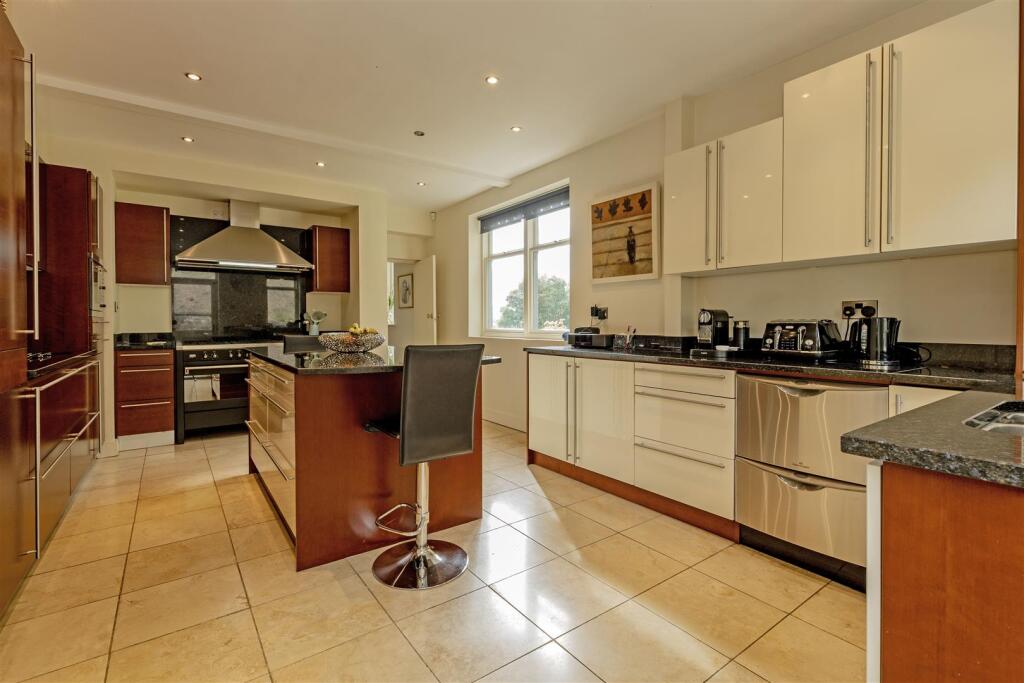 House in Derbyshire Dales, Hathersage Booths, Hathersage - View 5